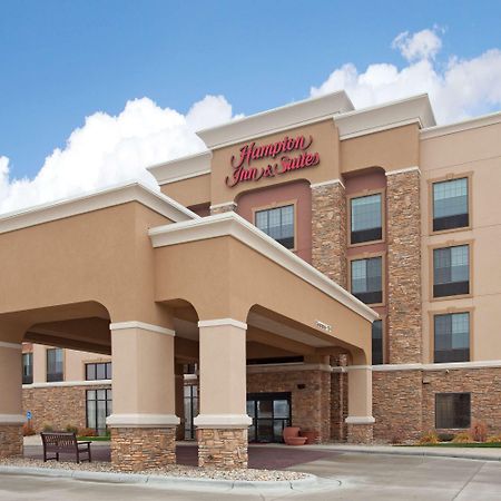 Hampton Inn & Suites Watertown Bagian luar foto